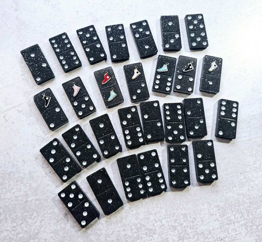 Domino Set - Midnight Stroll in my Chucks