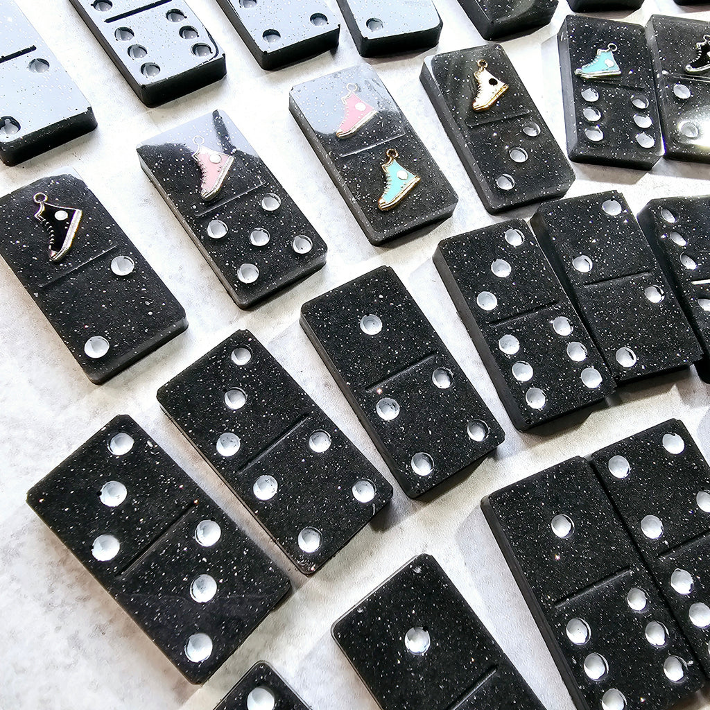 Domino Set - Midnight Stroll in my Chucks