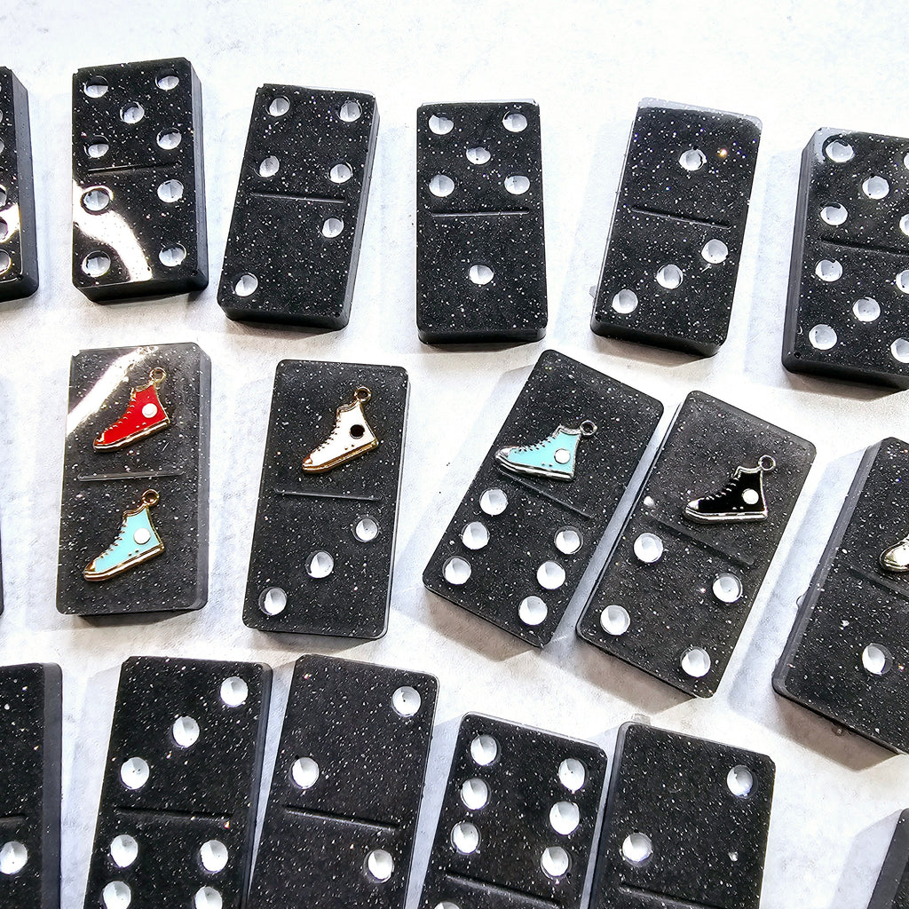 Domino Set - Midnight Stroll in my Chucks