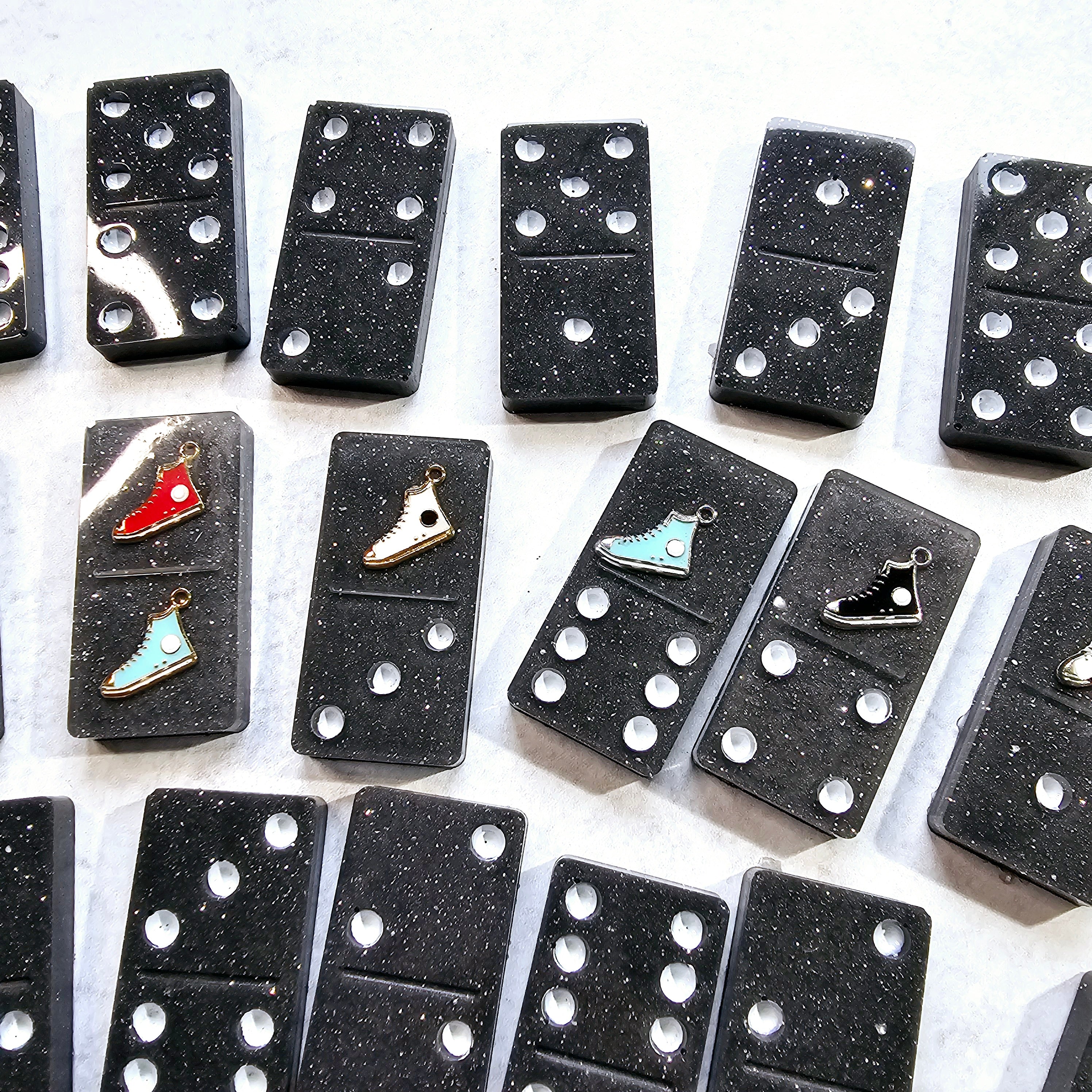 Domino Set - Midnight Stroll in my Chucks