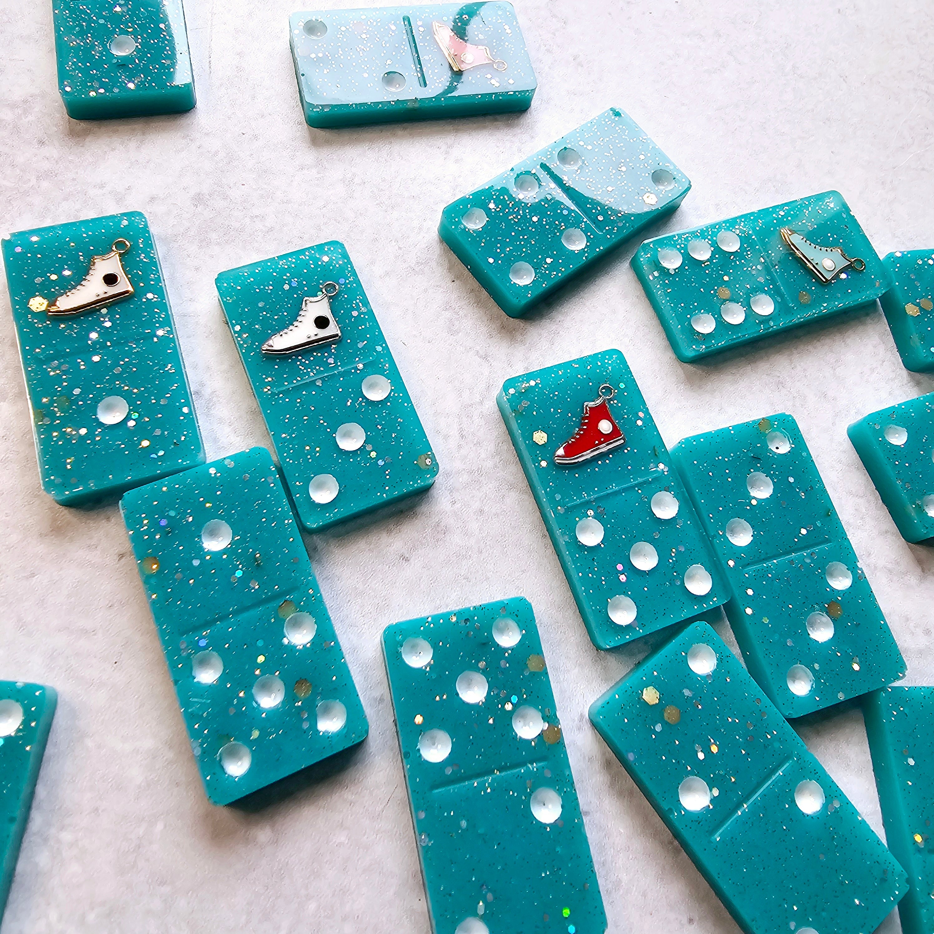 Domino Set - Glitter Ball All Star Chuck Party